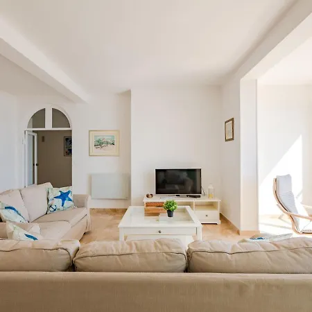 公寓 Les Dauphins-1 By Interhome *