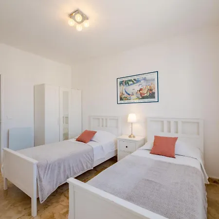 Les Dauphins-1 By Interhome 아파트 *