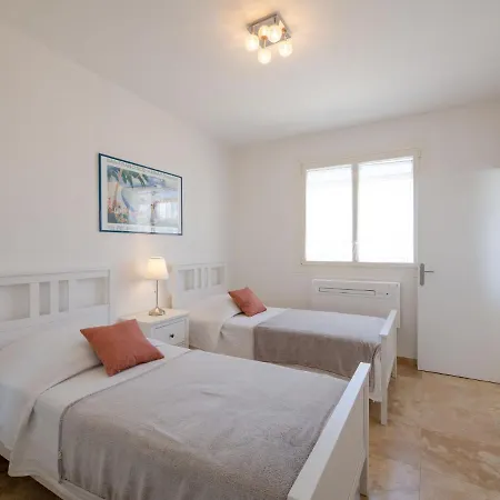 Les Dauphins-1 By Interhome 아파트