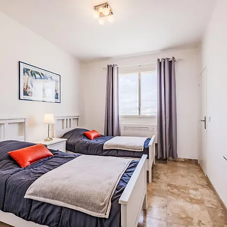 Appartement Les Dauphins-1 By Interhome